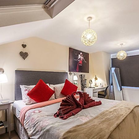 Greyhound Road Rooms Londres Extérieur photo