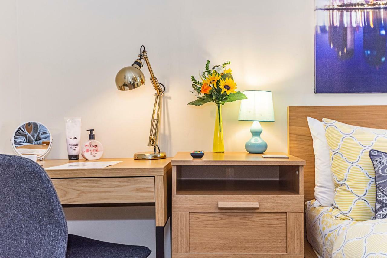 Greyhound Road Rooms Londres Extérieur photo