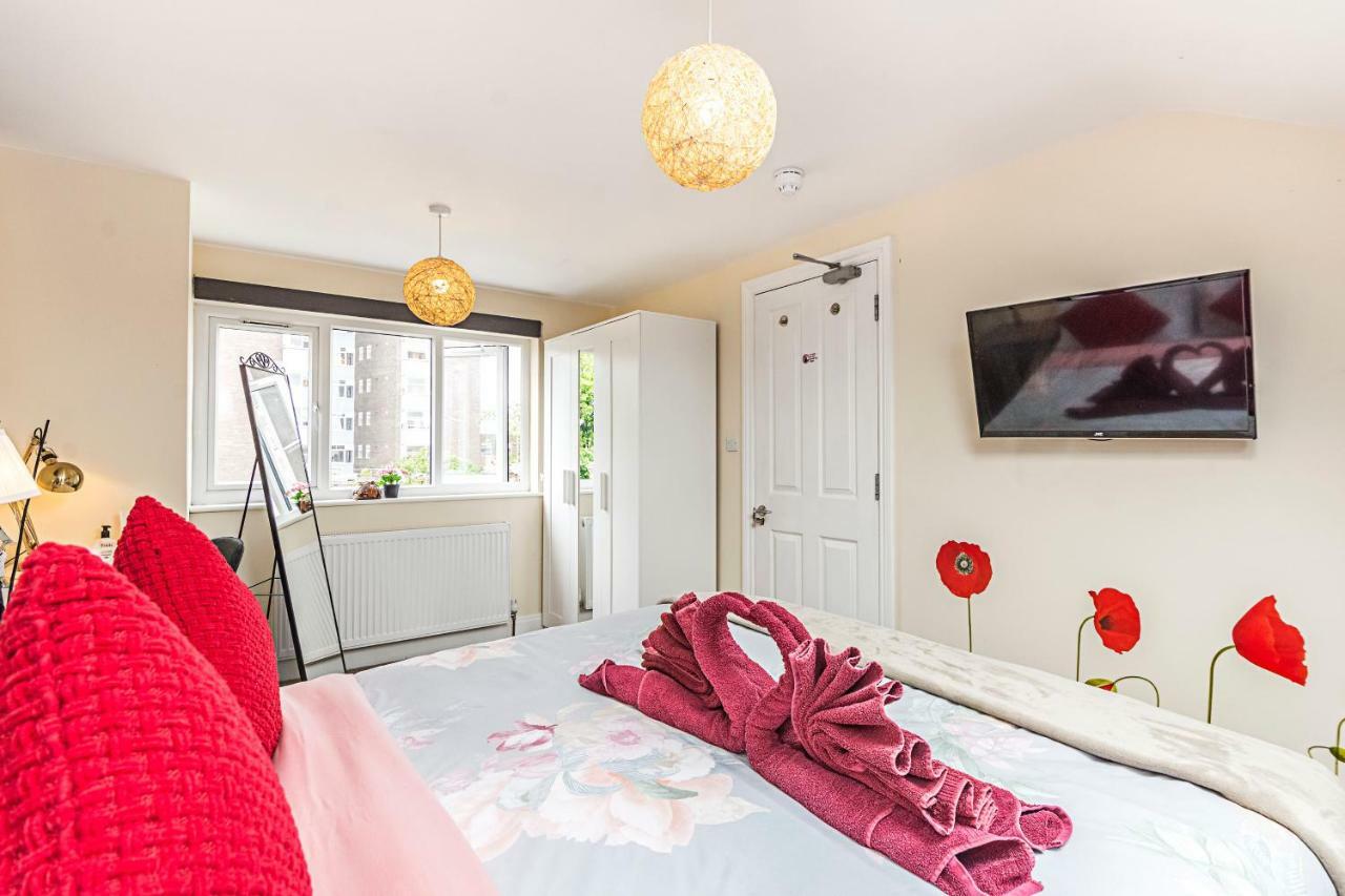 Greyhound Road Rooms Londres Extérieur photo